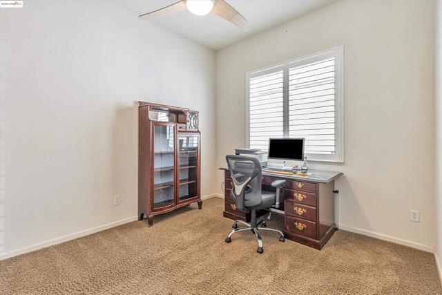 4174 Beacon Pl, Discovery Bay CA: https://media.crmls.org/mediaz/de53c0b2-3341-45e3-952b-e1c15d4e45da.jpg
