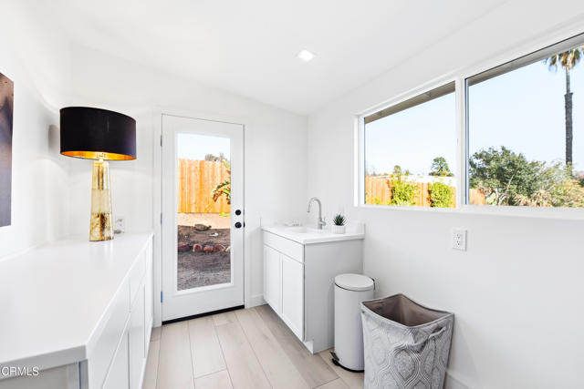 34 Vientos Road, Camarillo CA: https://media.crmls.org/mediaz/de53d99b-a0b9-4e76-a740-9124690c35d3.jpg