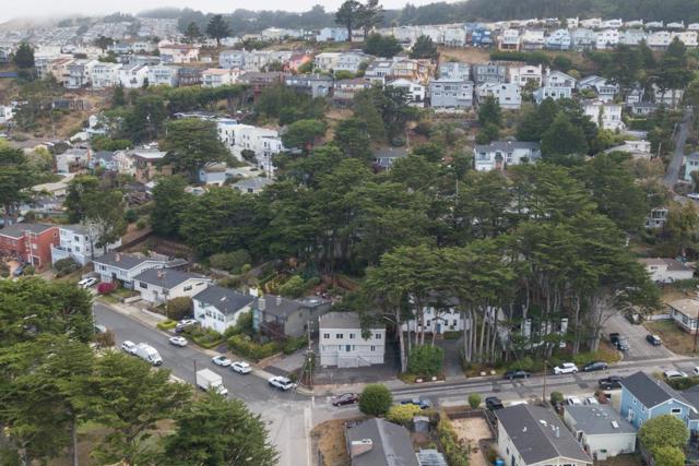 301 Channing Way, Pacifica CA: https://media.crmls.org/mediaz/de54340b-e95d-4c66-8588-174c695823fd.jpg
