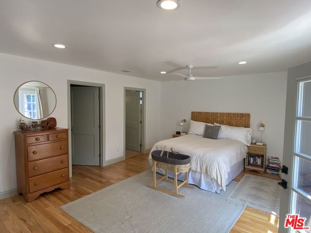 3026 Farmdale Avenue, Los Angeles CA: https://media.crmls.org/mediaz/de543f8f-e05d-48de-a550-08a4c15cae65.jpg