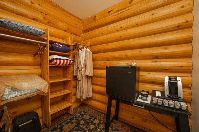 2081 Ponderosa Way, Murphys CA: https://media.crmls.org/mediaz/de54c36d-7b94-40da-ab70-acd379211e39.jpg