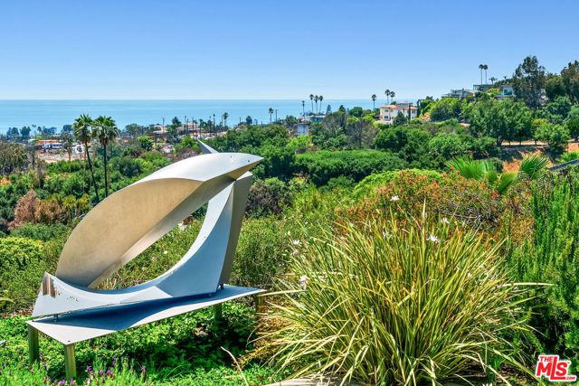 1166 LAS PULGAS Place, Pacific Palisades CA: https://media.crmls.org/mediaz/de54d5b0-8d73-49be-a7f1-4c31cb7ee6b5.jpg