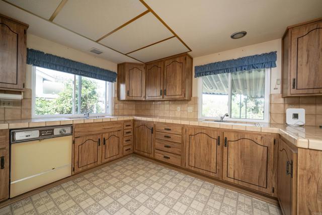 Detail Gallery Image 11 of 38 For 1824 Portofino Dr, Oceanside,  CA 92054 - 3 Beds | 2 Baths