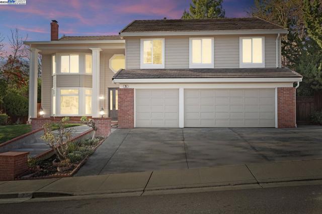 25 Mackenzie Pl, Danville CA: https://media.crmls.org/mediaz/de5606c0-2549-42f6-bc25-6661df3f47b2.jpg