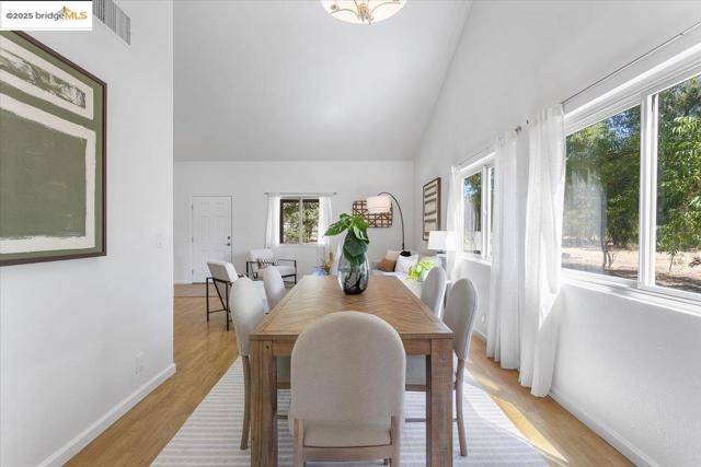 5665 Victoria LN, Livermore CA: https://media.crmls.org/mediaz/de56512b-1456-4ba7-98d6-640902499845.jpg