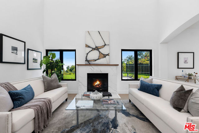 23458 W Moon Shadows Drive, Malibu CA: https://media.crmls.org/mediaz/de56c386-4101-46c9-b195-e7637285081a.jpg