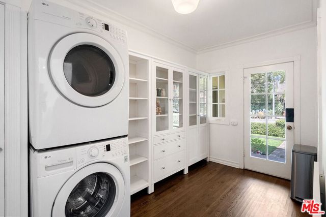 504 24Th Street, Santa Monica CA: https://media.crmls.org/mediaz/de583cfe-173e-435f-86f0-fb668a5dcae9.jpg
