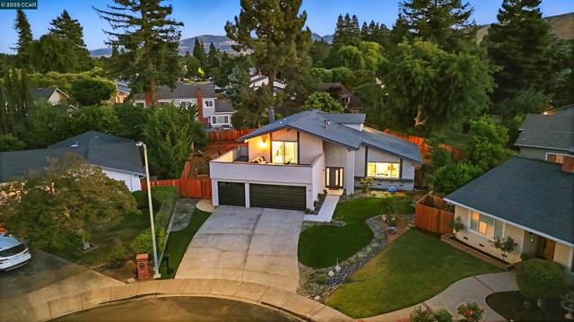 31 Junewood Ct, Danville CA: https://media.crmls.org/mediaz/de58d464-913b-40f3-b80d-8e92c23ec027.jpg