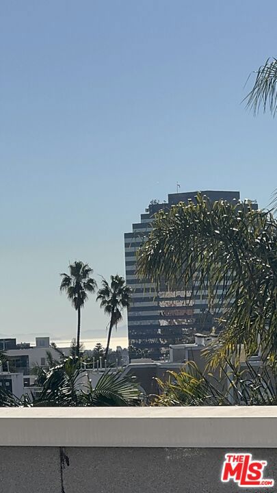 11735 Dorothy Street, Los Angeles CA: https://media.crmls.org/mediaz/de58d59a-f22d-411c-b48f-91d082e7a1f1.jpg