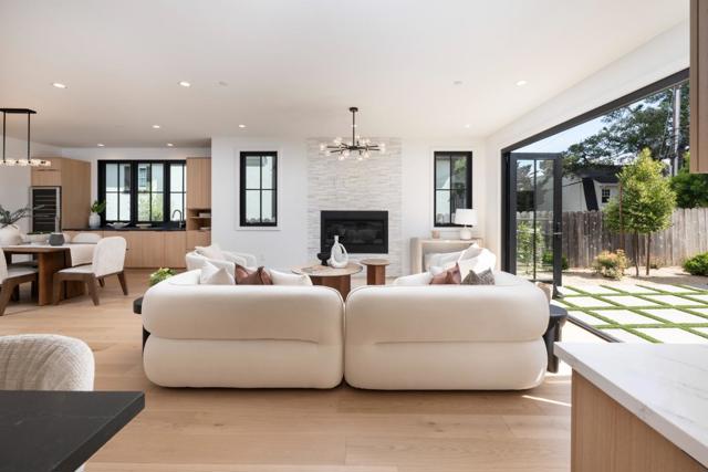 Image 11 of 40 For 2615 Hillside Drive