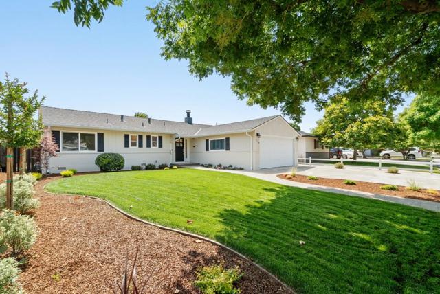 776 Pineview Drive, San Jose CA: https://media.crmls.org/mediaz/de595626-3dc9-40bb-9da2-bfcb2f3d48ab.jpg