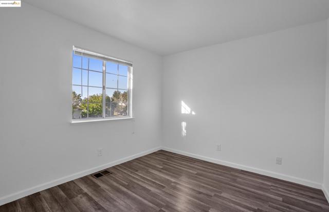 5014 Prairie Way, Antioch CA: https://media.crmls.org/mediaz/de5a4877-5127-4140-b44a-51278828db0b.jpg