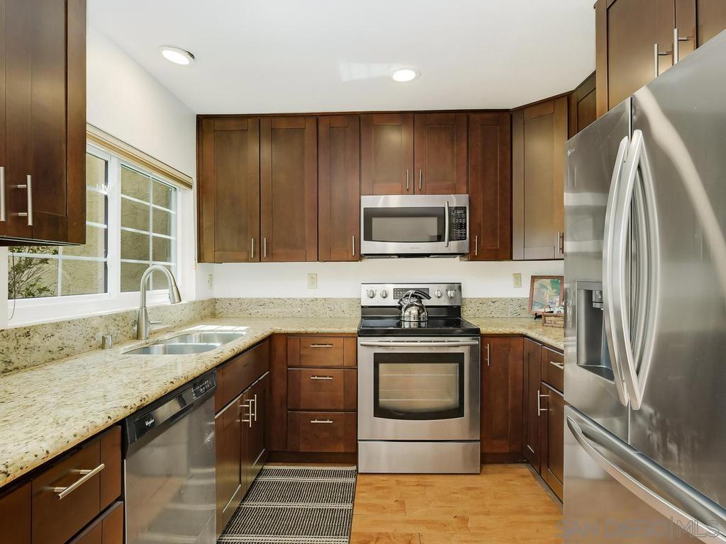 7301 Calle De Fuentes - photo 14