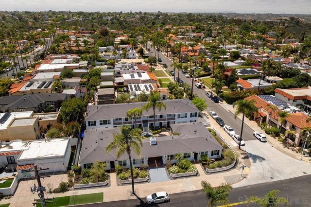 5064 Marlborough Dr, San Diego CA: https://media.crmls.org/mediaz/de5cbf3d-d19b-48a3-af11-50005621b780.jpg