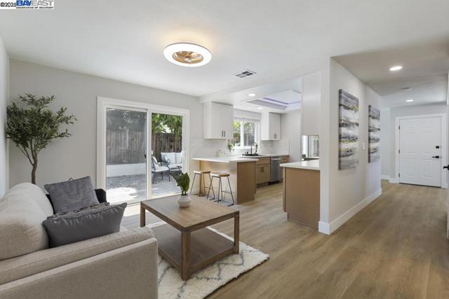 1656 Briarcrest Ct, San Jose CA: https://media.crmls.org/mediaz/de5dc91c-535a-4e66-b552-ee6d2cf17836.jpg