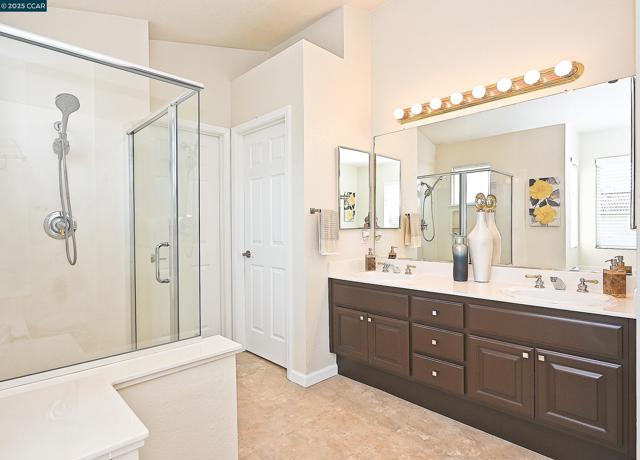 663 Greylyn Dr, San Ramon CA: https://media.crmls.org/mediaz/de5eacc8-e50d-4b91-b813-8695d9195595.jpg