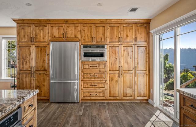 12296 Lilac Hl, Valley Center CA: https://media.crmls.org/mediaz/de5f782e-0f56-449b-a1de-7019500b522e.jpg