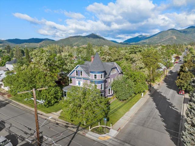223 N Oregon Street, Yreka CA: https://media.crmls.org/mediaz/de601e88-8b03-487c-a0de-8b8a31266171.jpg