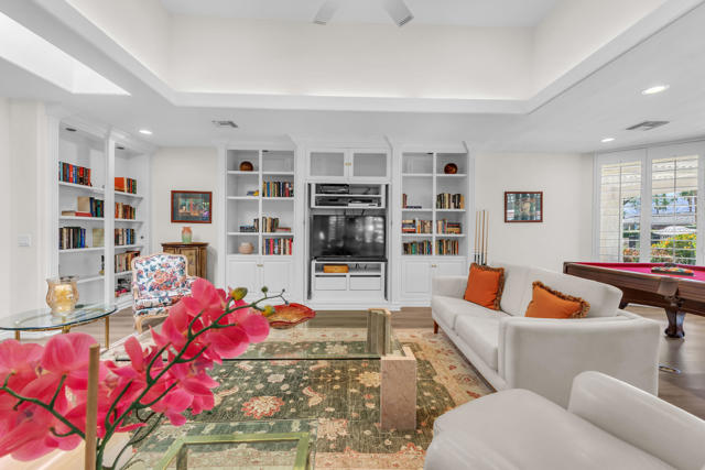 5 Stanford Drive, Rancho Mirage CA: https://media.crmls.org/mediaz/de605551-877e-4c91-96e7-cb7d868b8d42.jpg