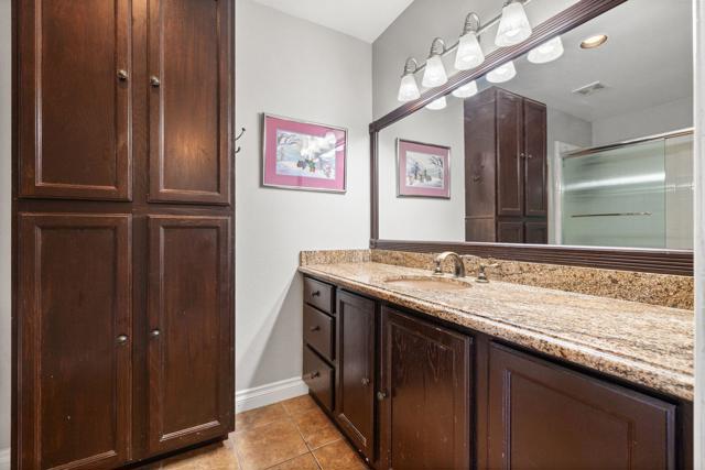 51425 Calle Quito, La Quinta CA: https://media.crmls.org/mediaz/de607b17-2c8c-45ee-822f-e4b6553ce4cf.jpg