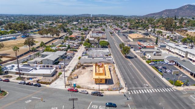 2201 Fletcher Pkwy, El Cajon CA: https://media.crmls.org/mediaz/de607f0e-b9a6-4540-8dd7-d0388d79f6d7.jpg