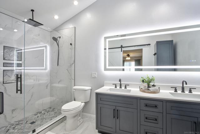 2258 Charise St, Escondido CA: https://media.crmls.org/mediaz/de6110d9-97a8-45fc-b7e9-dd73629fa30a.jpg