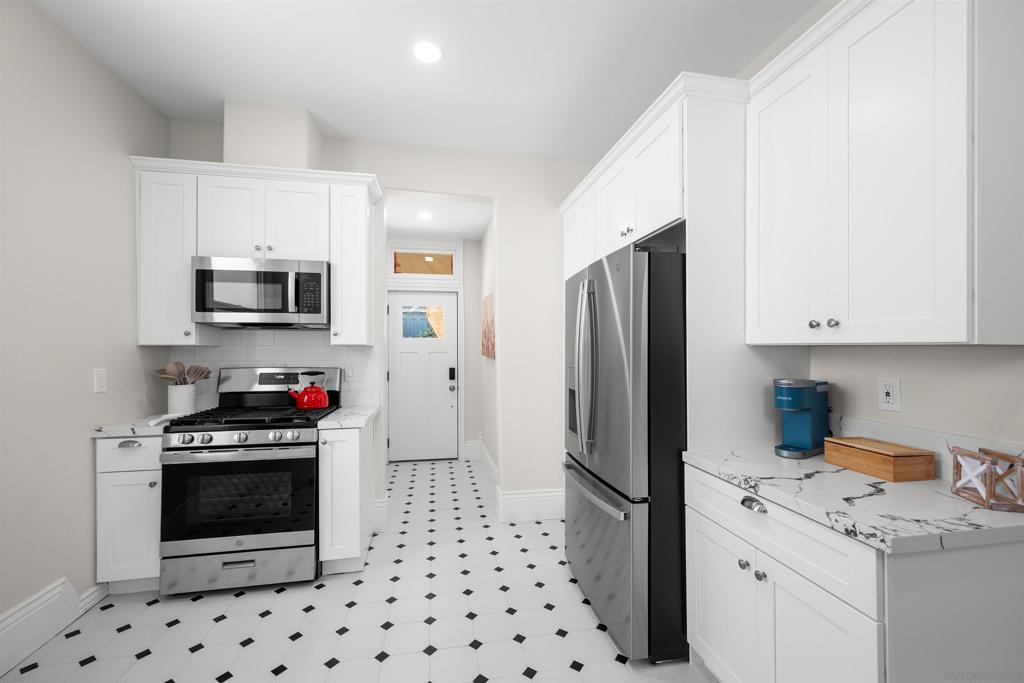 2251 Brant Street - photo 8
