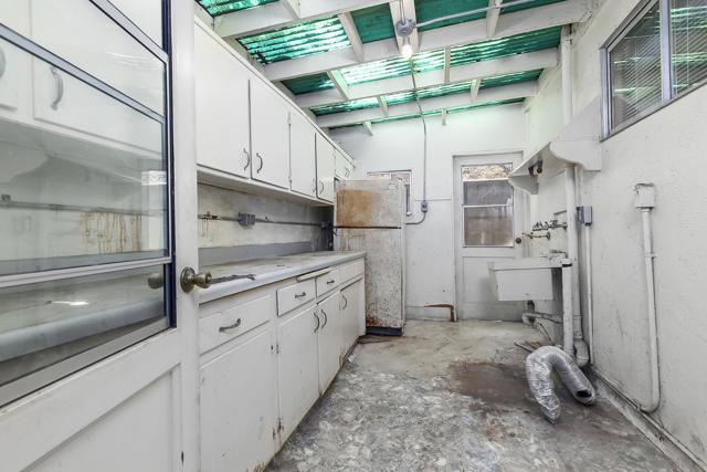 3428 Quimby St, San Diego CA: https://media.crmls.org/mediaz/de62e8e6-6d5d-4a32-8c1b-b2cdec8ad044.jpg