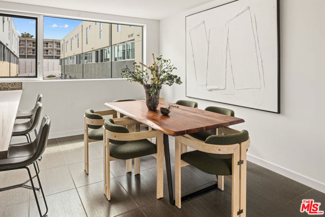 310 Washington Boulevard, Marina del Rey CA: https://media.crmls.org/mediaz/de631e2f-7398-4089-b97a-808dbb8ed057.jpg