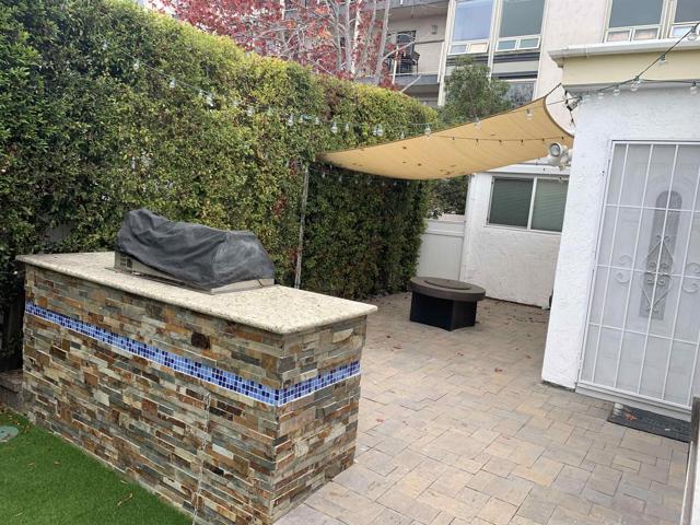 Detail Gallery Image 16 of 18 For 7229 Fay Ave, La Jolla,  CA 92037 - 4 Beds | 2 Baths