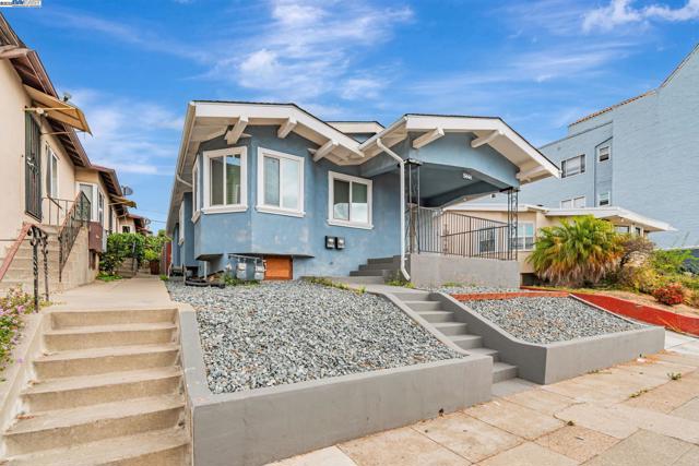 5444 Bancroft, Oakland CA: https://media.crmls.org/mediaz/de63e3a7-9f4b-4e39-ac78-f7e41f76689a.jpg