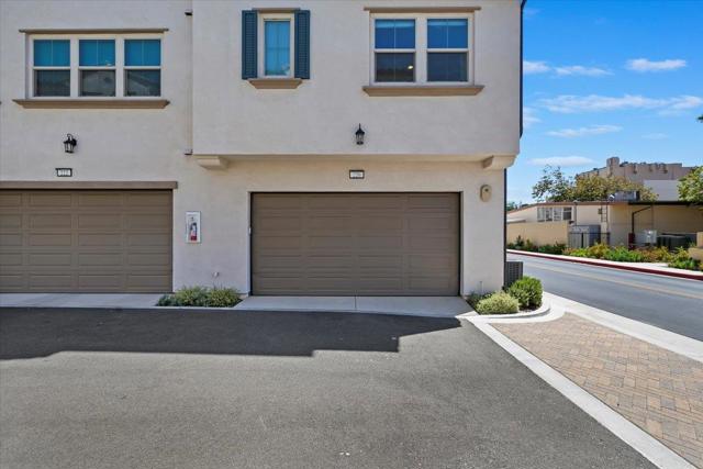 220 Babson Court, Claremont CA: https://media.crmls.org/mediaz/de646320-8890-425a-9260-a67571f81e9f.jpg