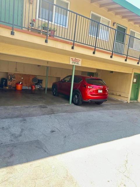 1950 Ivy Street, San Mateo CA: https://media.crmls.org/mediaz/de64d632-7996-44b5-b14e-43bbcee280c6.jpg