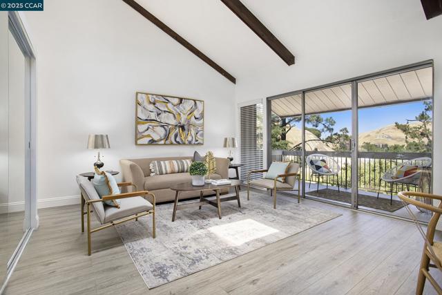 2075 Ascot Dr, Moraga CA: https://media.crmls.org/mediaz/de668c1b-822d-4c92-a577-ff2abdf25f09.jpg