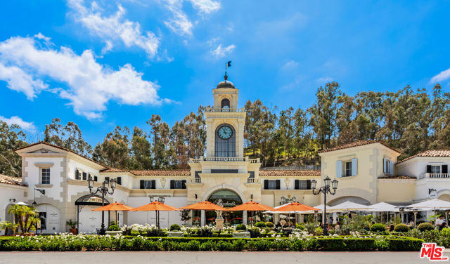 4392 Park Paloma, Calabasas CA: https://media.crmls.org/mediaz/de66cb3c-debb-4e33-b1a3-b9a1b3823599.jpg