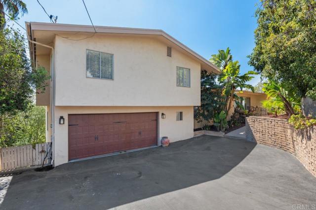 Detail Gallery Image 4 of 72 For 4814 Rushville Ln, La Mesa,  CA 91941 - 5 Beds | 2/1 Baths