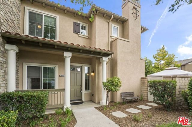 28703 Calle De La Paz Drive, Valencia CA: https://media.crmls.org/mediaz/de675874-ca0f-4c93-bdce-dcc10ca76915.jpg