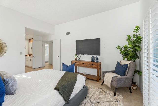 73481 Poinciana Place, Palm Desert CA: https://media.crmls.org/mediaz/de676e61-813d-42e2-bc85-4a77257f820b.jpg
