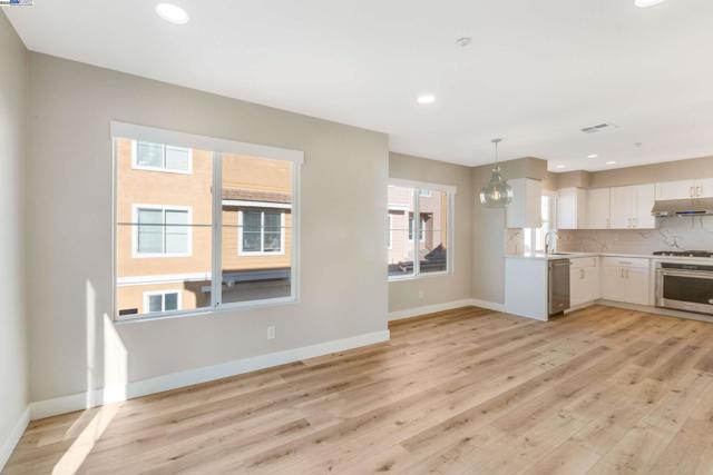 4579 Mangrove Dr, Dublin CA: https://media.crmls.org/mediaz/de677645-80b3-469f-bab8-d74fcf5699fd.jpg