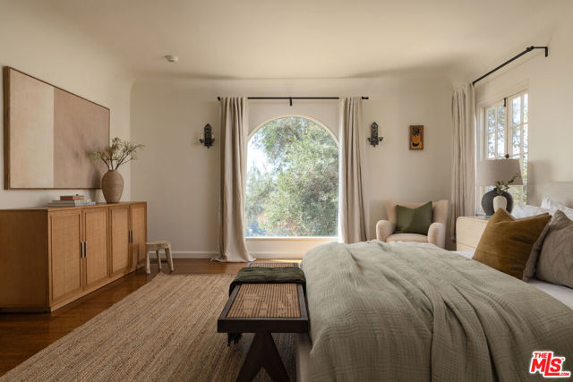 2311 Alto Oak Drive, Los Angeles CA: https://media.crmls.org/mediaz/de67804e-2267-451f-ba91-5d4c5d75ecfd.jpg