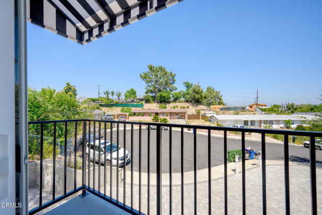 Detail Gallery Image 23 of 26 For 12323 Foxcroft Pl, Granada Hills,  CA 91344 - 3 Beds | 2/1 Baths