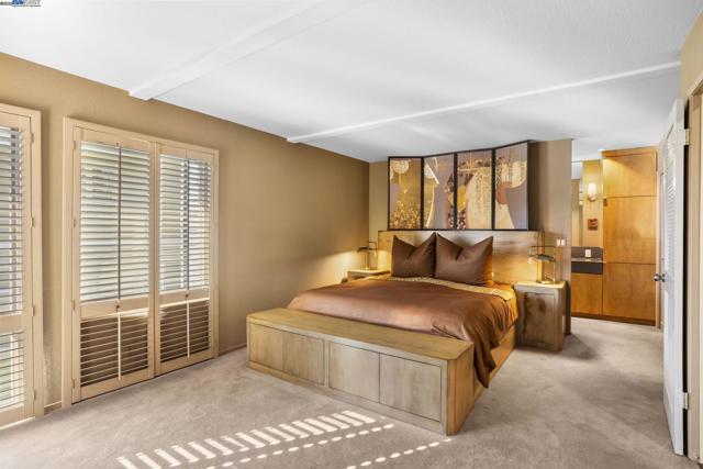 3 Abbott Way, Piedmont CA: https://media.crmls.org/mediaz/de6a3e39-fcb3-42e1-ba6a-0e64473c093c.jpg