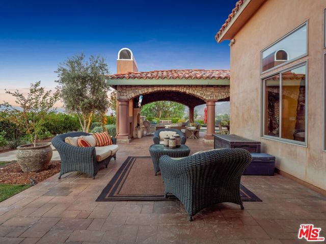 27023 Rolling Hills Avenue, Canyon Country CA: https://media.crmls.org/mediaz/de6a6714-c051-4d8c-8d99-7166062bdf26.jpg