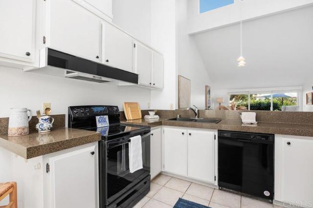 Detail Gallery Image 18 of 43 For 1813 Wilton Rd., Encinitas,  CA 92024 - 2 Beds | 2 Baths