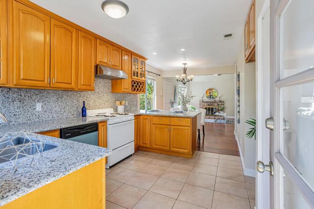 2876 Parkrow Lane, San Jose CA: https://media.crmls.org/mediaz/de6ba861-c660-40aa-b96a-c50b61866d9d.jpg