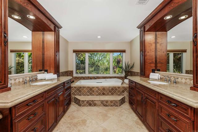 Detail Gallery Image 16 of 34 For 16346 via Del Alba, Rancho Santa Fe,  CA 92067 - 5 Beds | 5/1 Baths