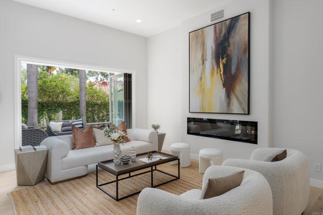 Detail Gallery Image 8 of 46 For 14004 Calle Venecia, San Diego,  CA 92130 - 4 Beds | 2/1 Baths
