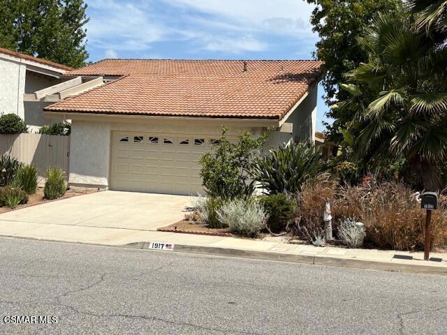 1917 Galway Lane, Newbury Park CA: https://media.crmls.org/mediaz/de6d93cb-f7df-404b-b27e-91a4201336e6.jpg