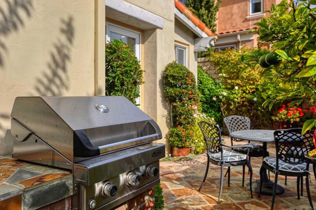 1329 Caminito Balada, La Jolla CA: https://media.crmls.org/mediaz/de6e301d-b207-4b3f-9152-803827cce01e.jpg