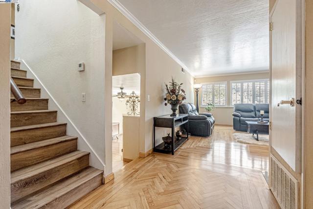 Image 6 of 60 For 25660 Paul Ct